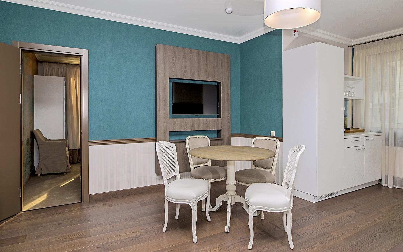 Zentrum Hotel Кишинев Екстериор снимка