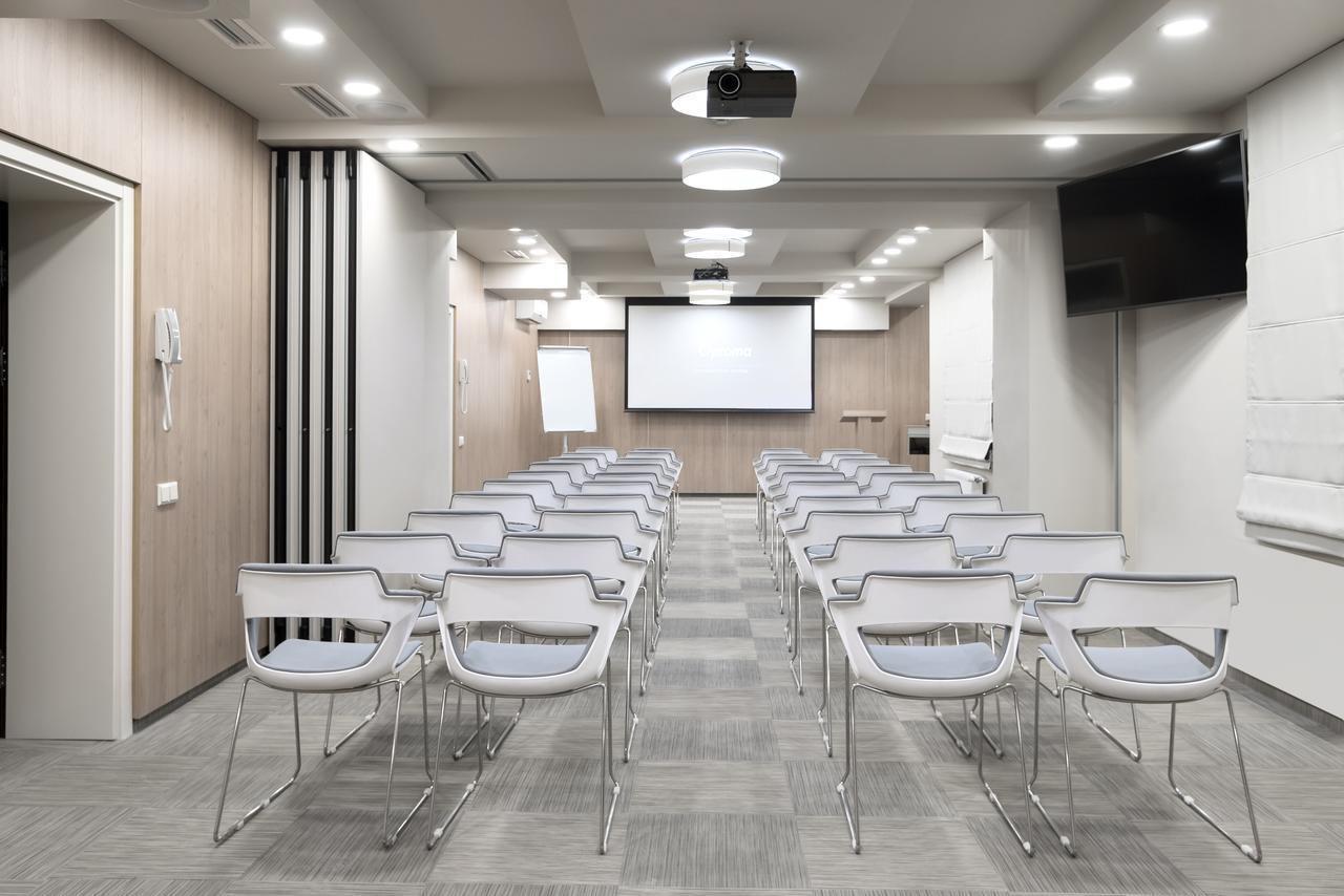 Zentrum Hotel Кишинев Екстериор снимка