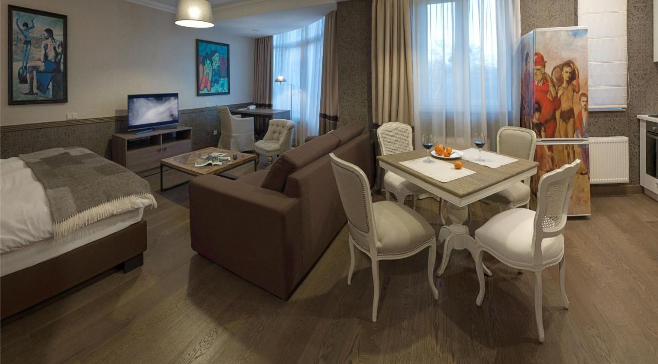 Zentrum Hotel Кишинев Екстериор снимка